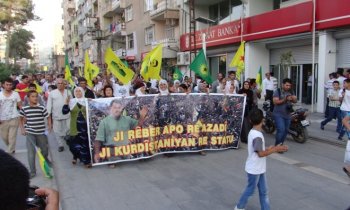 Kızıltepe`de `Öcalan`a özgürlük` yürüyüşü